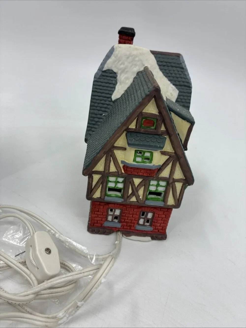 Dickens Keepsake Romantik Restaurant Lighted Porcelain Christmas Village House